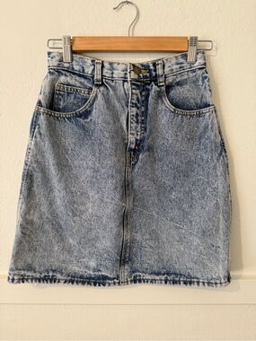 Palmetto’s Vintage Acid Wash Denim Skirt